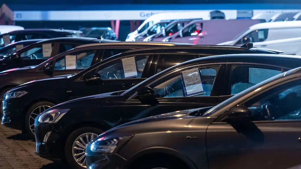 Am-1-Januar-2025-waren-1-521-611-Kraftfahrzeuge-in-Sachsen-Anhalt-fuer-den-Strassenverkehr-zugelassen