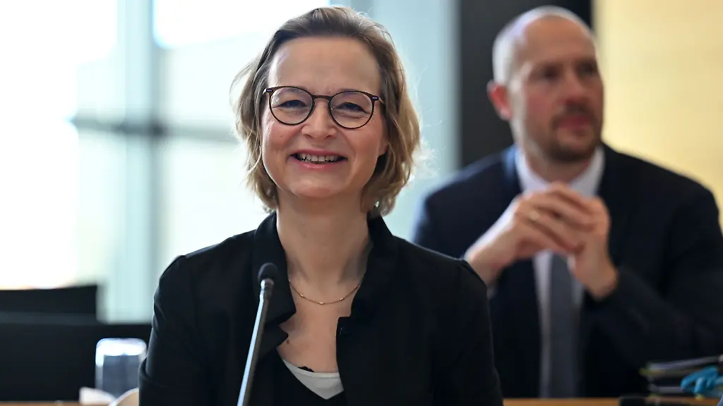 Thueringens-Finanzministerin-Katja-Wolf-BSW-sieht-erhebliche-Auswirkungen-der-geplanten-Steuerentlastungen-auf-den-Landeshaushalt