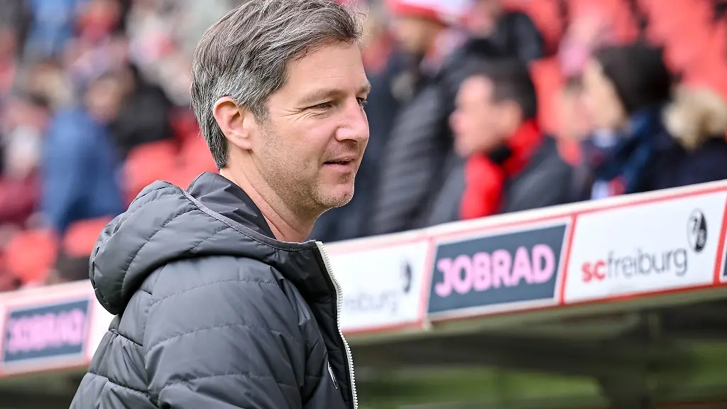 Sportvorstand-Jochen-Saier-und-der-SC-Freiburg-sind-kommende-Saison-wieder-international-dabei