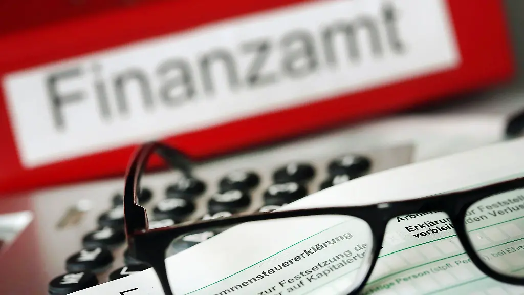 Finanzaemter-im-Saarland-brauchen-durchschnittlich-53-8-Tage-zur-Bearbeitung-von-Steuererklaerungen