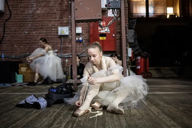 e57bc843e3bf443ea59da58127140e69