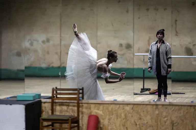 9b886fbd29734c5b8c805a63b2a30869