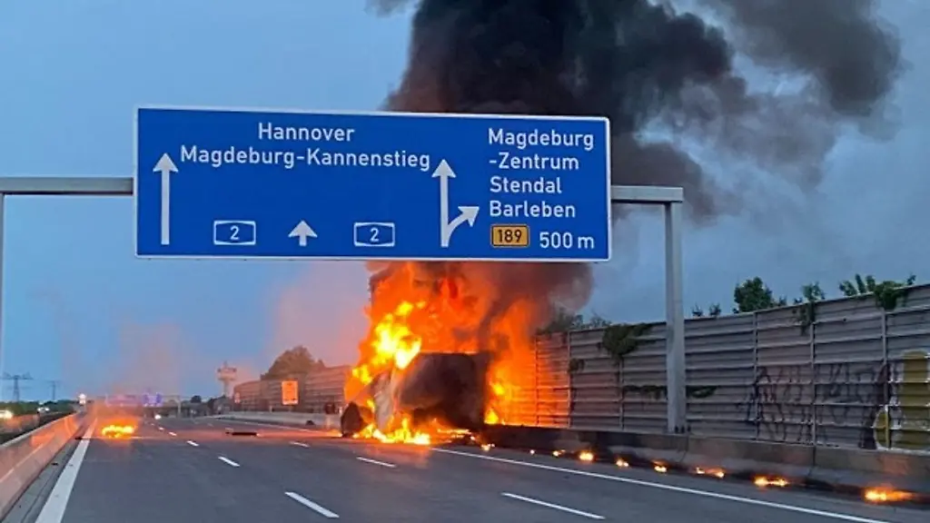Die-A2-war-ueber-mehrere-Stunden-Richtung-Hannover-gesperrt