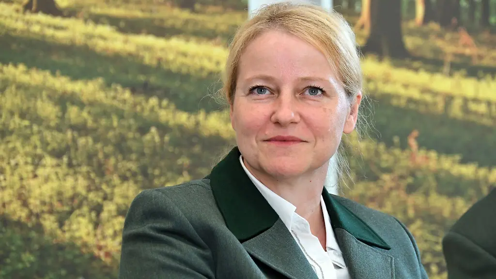 Corinna-Geissler-gehoert-ab-dem-1-Januar-2026-gemeinsam-mit-Joern-Ripken-zum-Vorstand-des-Thueringen-Forst