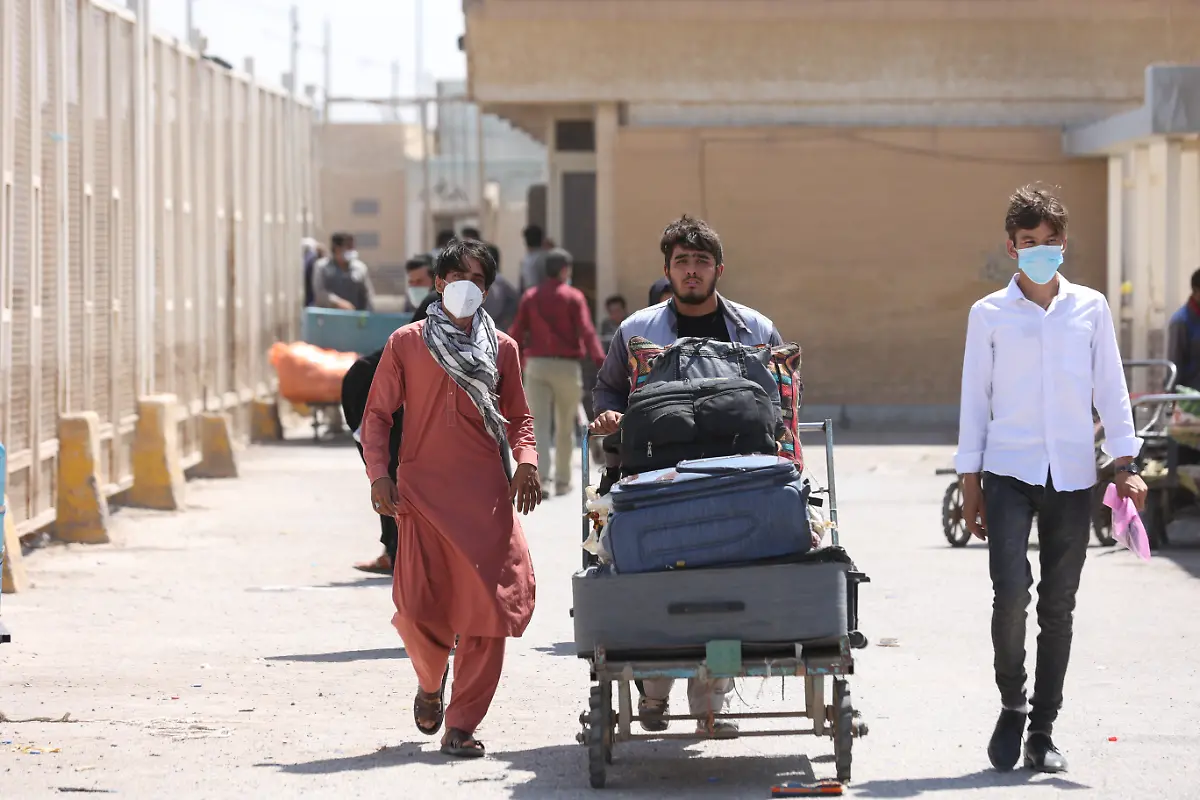 2021-08-29T124758Z-760528454-RC2ZEP9RDF9G-RTRMADP-3-AFGHANISTAN-CONFLICT-IRAN-BORDER