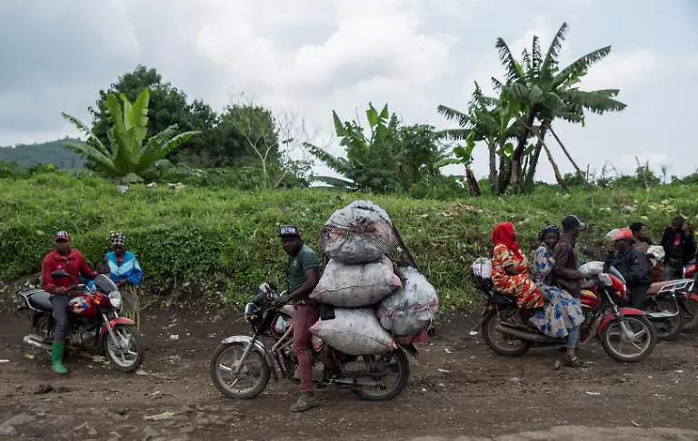 2025-05-02T070247Z-590216832-RC2NXDAG1A0W-RTRMADP-3-CONGO-SECURITY-LAND