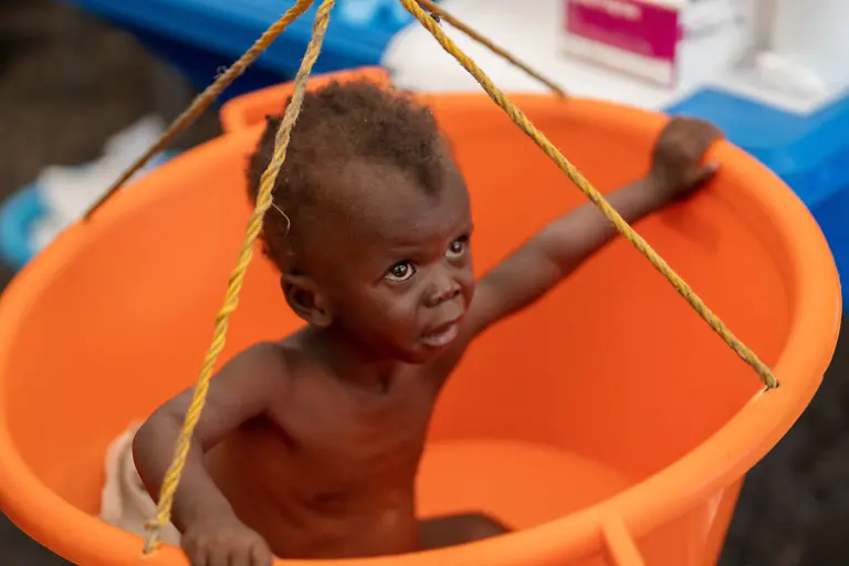 2025-05-16T081234Z-1009175146-RC2BDAAY098C-RTRMADP-3-USA-AID-WAREHOUSE