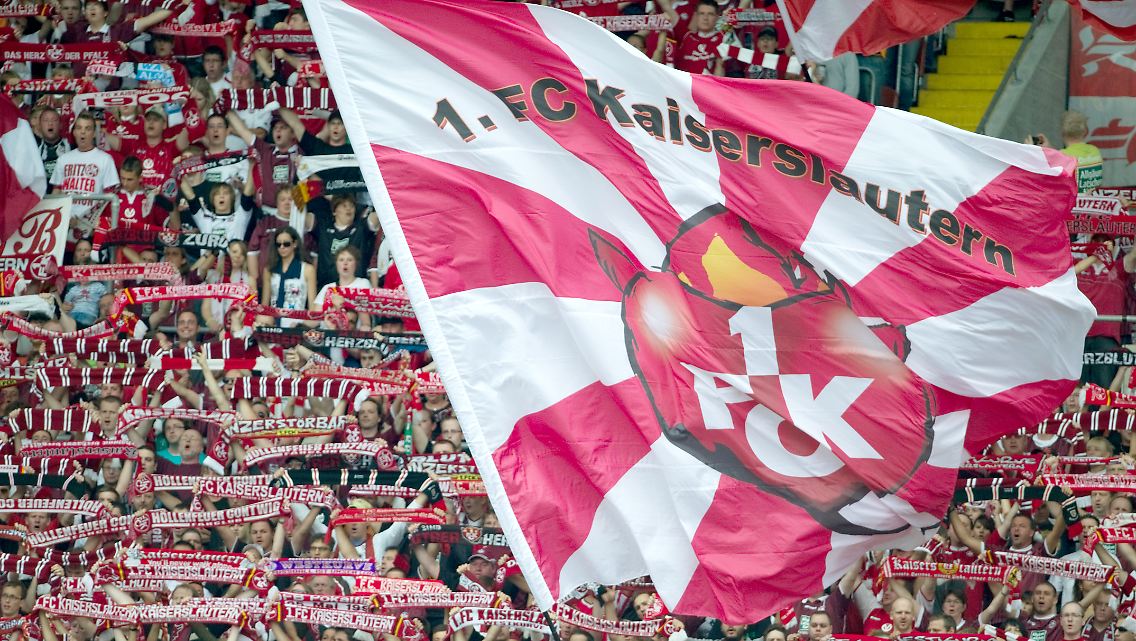 "Die Stimmung dort ist immer etwas Besonderes": Sagt Stuttgarts Trainer Bruno Labbadia über den Betzenberg. Und er muss es wissen. Schließlich hat er einst in Kaiserslautern gespielt.