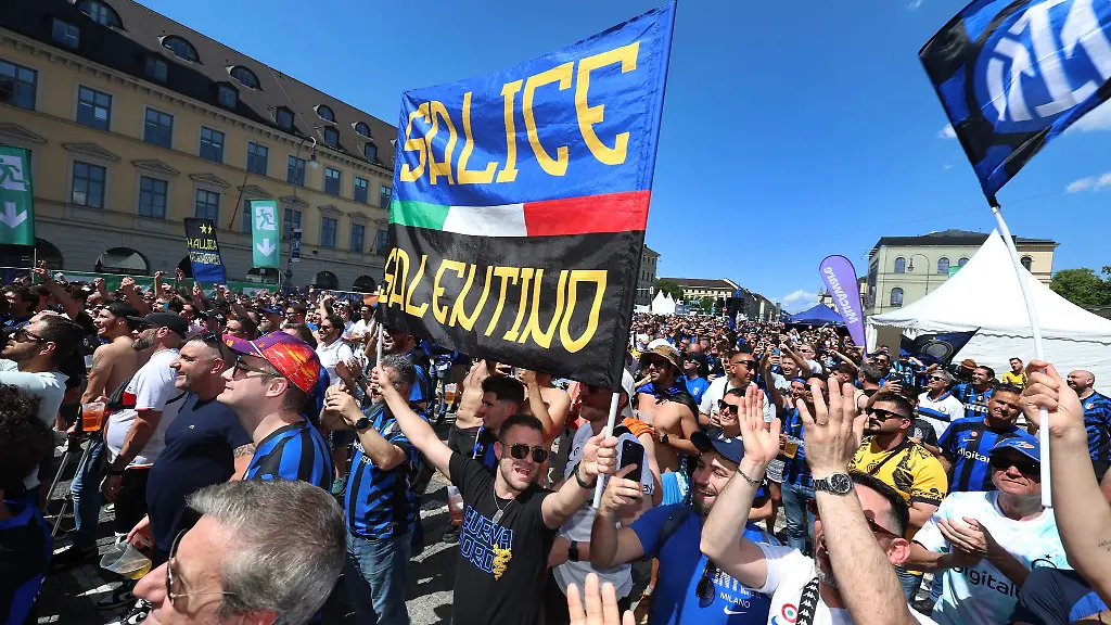 Party-schon-vor-dem-eigentlichen-Spiel-in-Muenchen