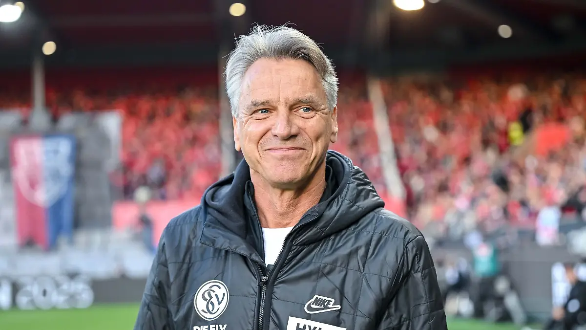 Trainer-Horst-Steffen-steht-mit-der-SV-Elversberg-vor-dem-groessten-Erfolg-der-Vereinsgeschichte