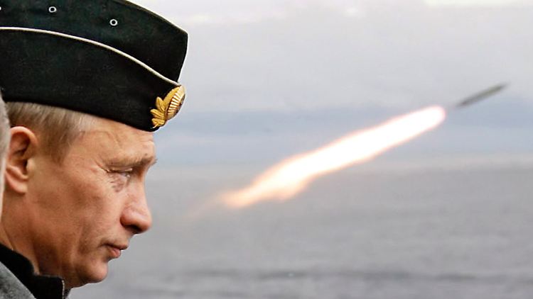 2005: Putin nimmt am Start einer Rakete in Russlands hohem Norden teil.