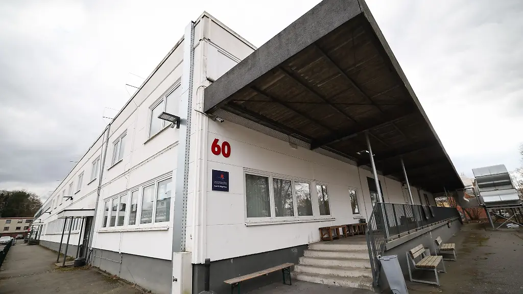 16-Asylsuchende-sind-bisher-aus-dem-Hamburger-Dublin-Zentrum-in-ein-anderes-fuer-sie-zustaendiges-EU-Land-ueberstellt-worden