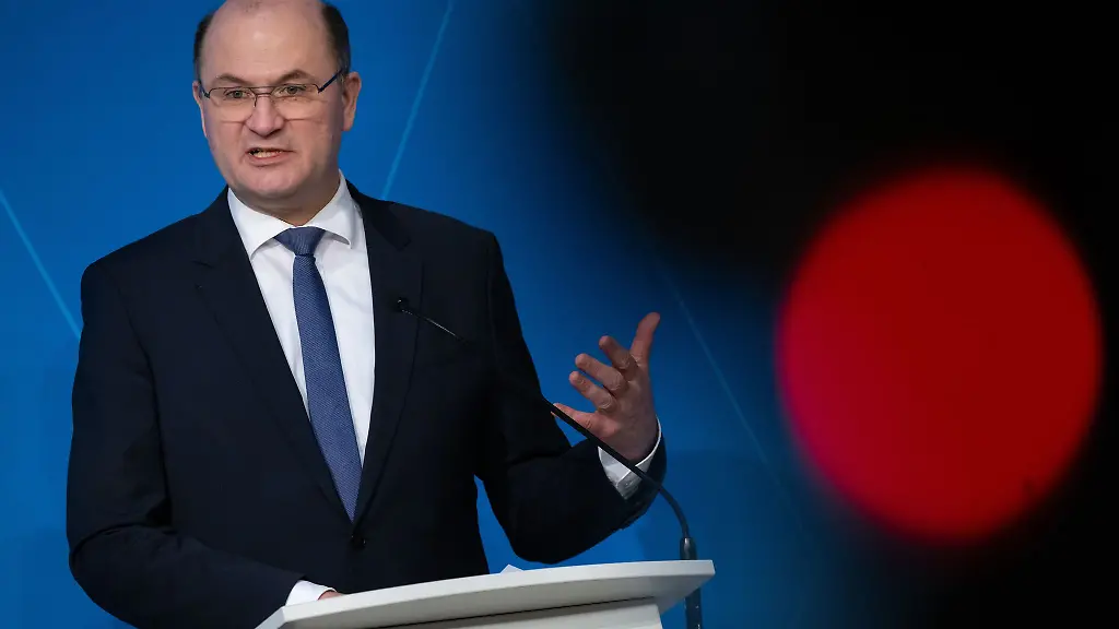 Mahnt-zu-Sparsamkeit-Bayerns-Finanzminister-Fueracker