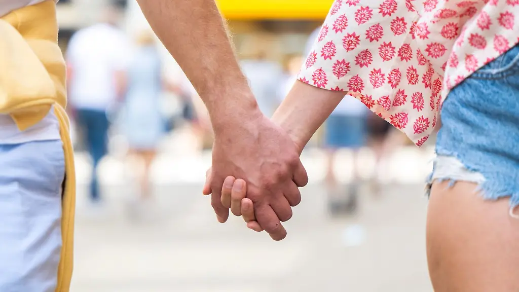 Der-Wunsch-nach-Naehe-Viele-asexuelle-Menschen-fuehren-sehr-liebevolle-romantische-Beziehungen