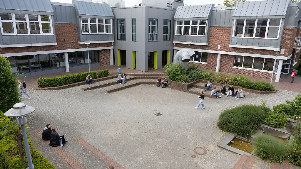 Ein-frueherer-Professor-der-Universitaet-Osnabrueck-soll-auf-Anordnung-des-Wissenschaftsministers-voruebergehend-die-Universitaet-Vechta-leiten