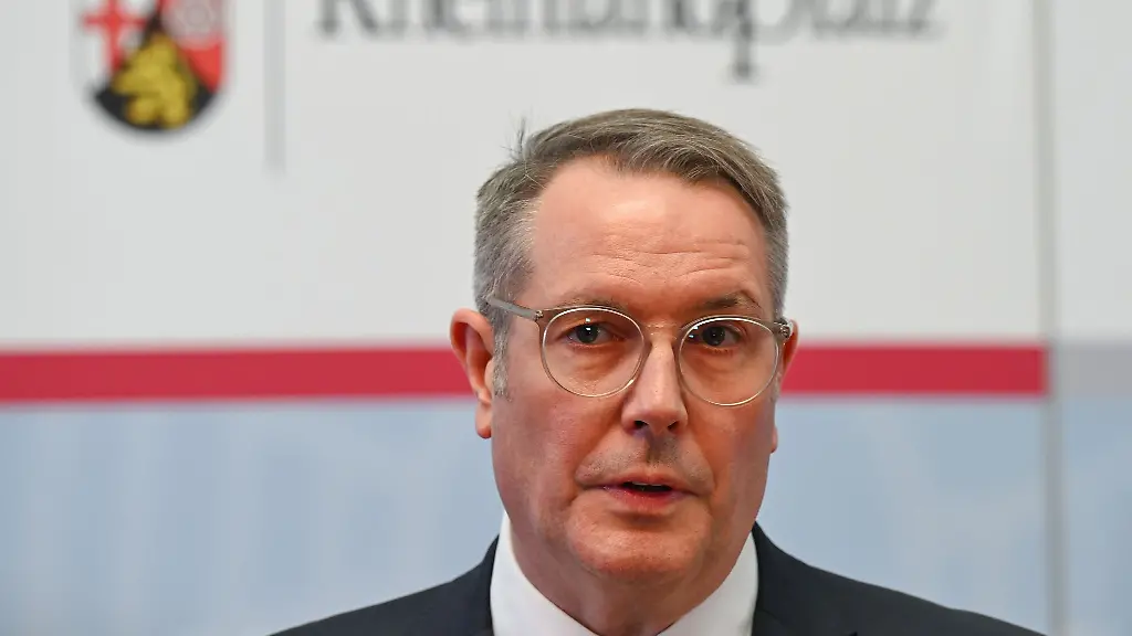 Schweitzer-sieht-sich-mit-einer-Klage-der-CDU-Fraktion-vor-dem-Verfassungsgerichtshof-des-Landes-konfrontiert