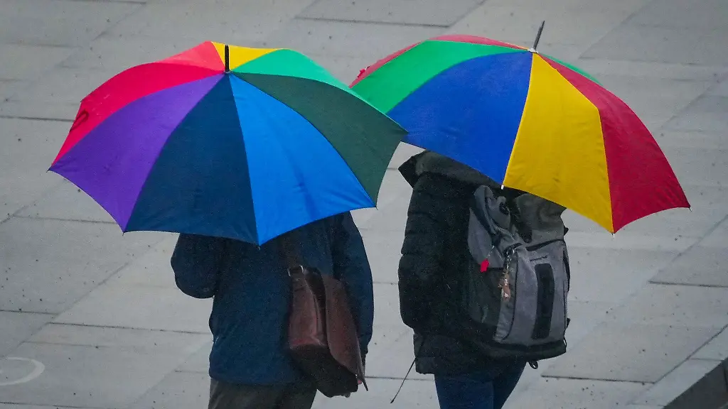 Mitte-der-Woche-kann-ein-Regenschirm-nicht-schaden