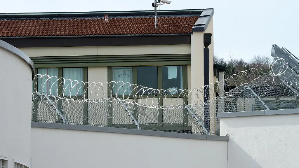 Auch-die-Regeln-fuer-den-Massregelvollzug-in-Bezirkskrankenhaeusern-sollen-geprueft-werden