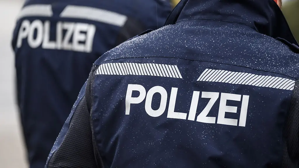 Die-Polizei-hat-im-Radeberger-Ortsteil-Erkmannsdorf-einen-mutmasslichen-Brandstifter-gefasst