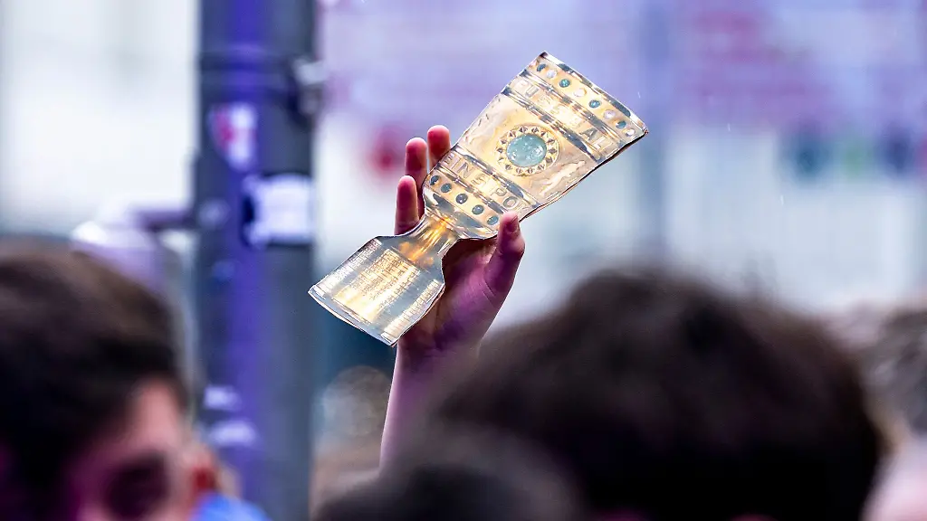 Der-Pokal-ist-das-Objekt-der-Begierde-auch-fuer-fuenf-Clubs-aus-Berlin-und-Brandenburg