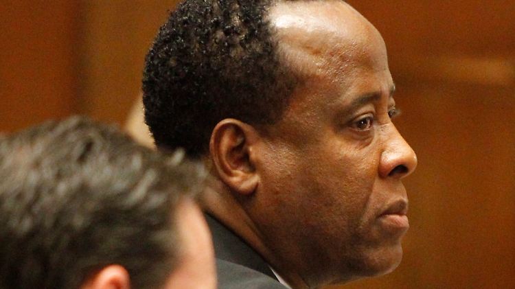 Jacksons Leibartu Conrad Murray steht vor Gericht.