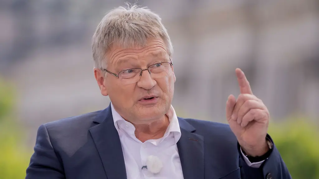 Joerg-Meuthen-war-frueher-Bundesvorsitzender-der-AfD-und-ist-jetzt-Spitzenkandidat-der-konservativen-Werteunion-fuer-die-Landtagswahl-in-Baden-Wuerttemberg