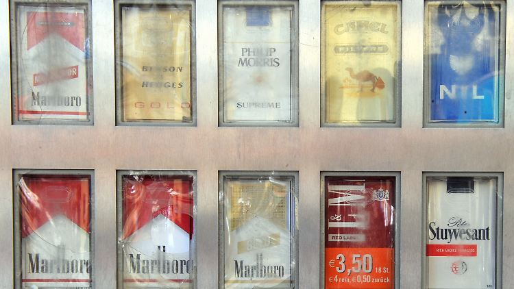 In Deutschland werden Zigaretten am Automaten nur mit Alterskontrolle verkauft.
