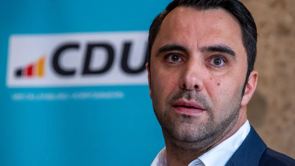 Die-CDU-um-den-Vorsitzenden-der-Landespartei-und-Landtagsfraktion-Daniel-Peters-haelt-an-ihrer-Kritik-am-Landestourismusgesetz-fest