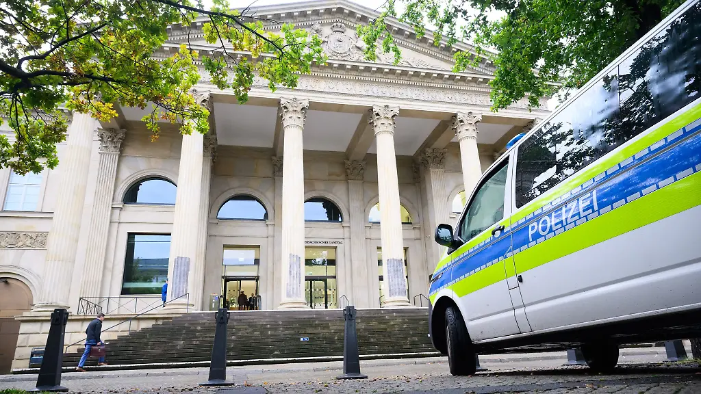 Die-Opposition-forderte-einen-dauerhaften-Polizeischutz-fuer-den-Landtag-so-weit-gehen-die-neuen-Massnahmen-nicht