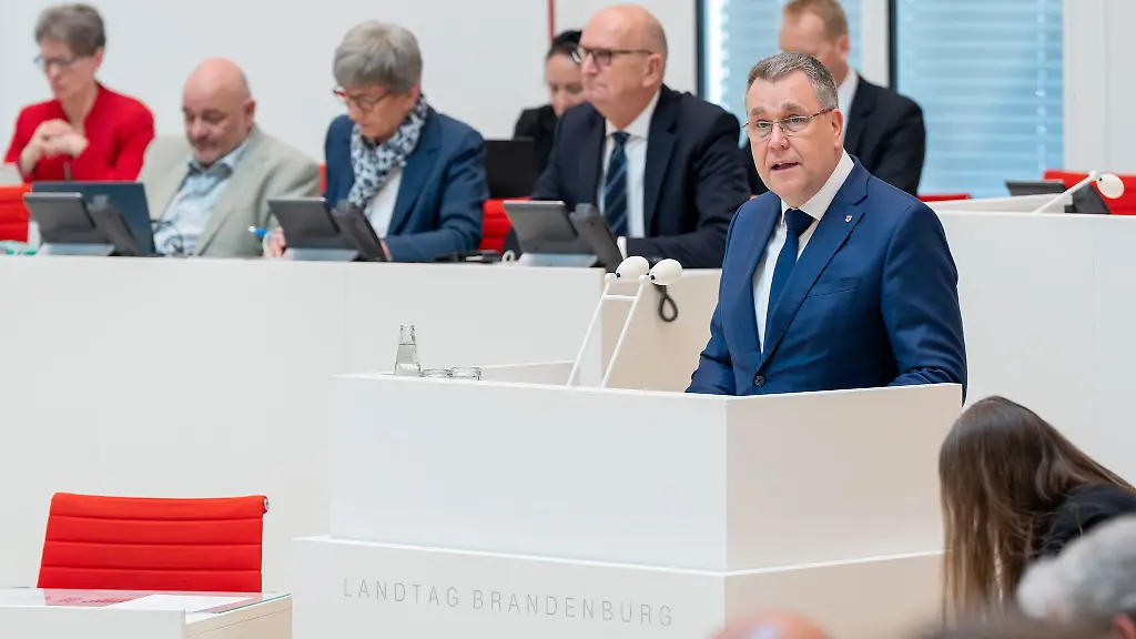 Nach-dem-Streit-um-die-zurueckgetretene-SPD-Innenministerin-debattiert-der-Landtag-ueber-die-Unabhaengigkeit-des-Verfassungsschutzes