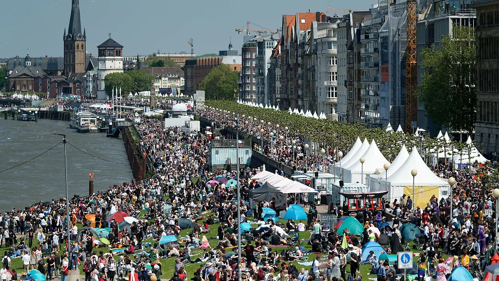 Zum-Japan-Tag-werden-wieder-hunderttausende-Besucher-in-Duesseldorf-erwartet