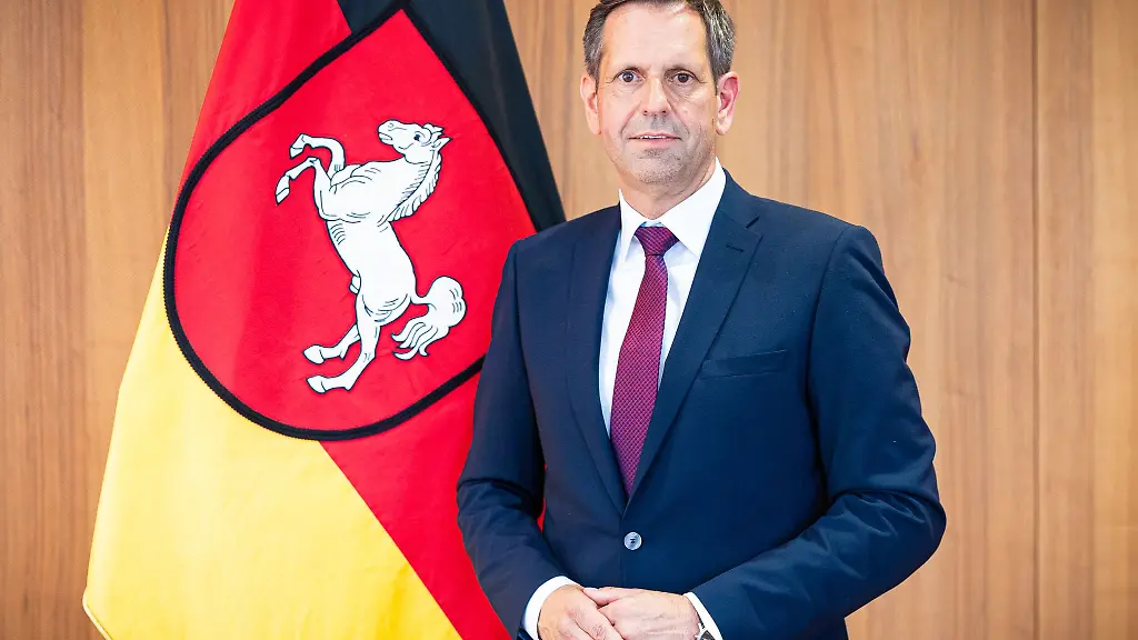 Olaf-Lies-hat-im-Landtag-seine-Plaene-als-Ministerpraesident-vorgestellt