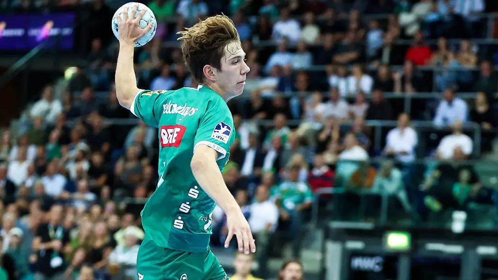 Staffan-Peter-und-die-Bundesliga-Handballer-des-SC-DHfK-Leipzig-blieben-im-Heimspiel-gegen-den-HSV-Hamburg-chancenlos