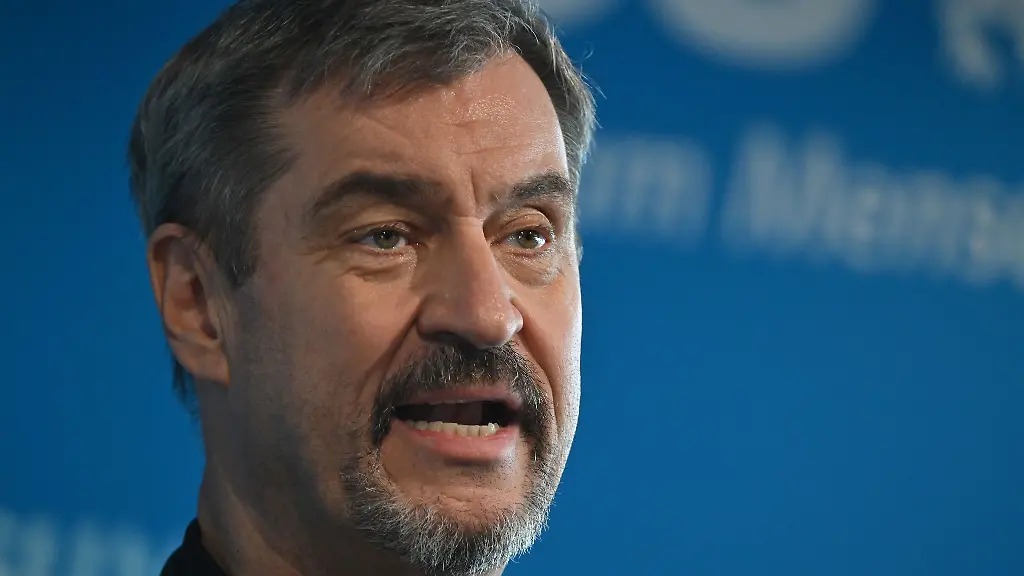 CSU-Chef-Markus-Soeder-will-auch-mit-dem-ersten-bayerischen-Gruenen-Oberbuergermeister-Martin-Heilig-Wuerzburg-eng-zusammenarbeiten-Archivbild