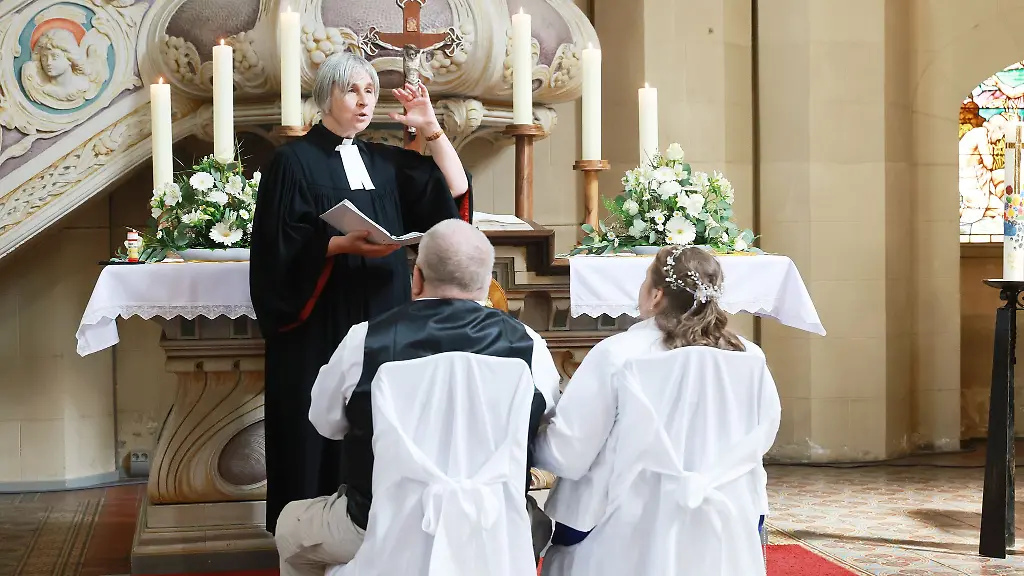 In-Gera-konnten-sich-Paare-spontan-das-Ja-Wort-geben