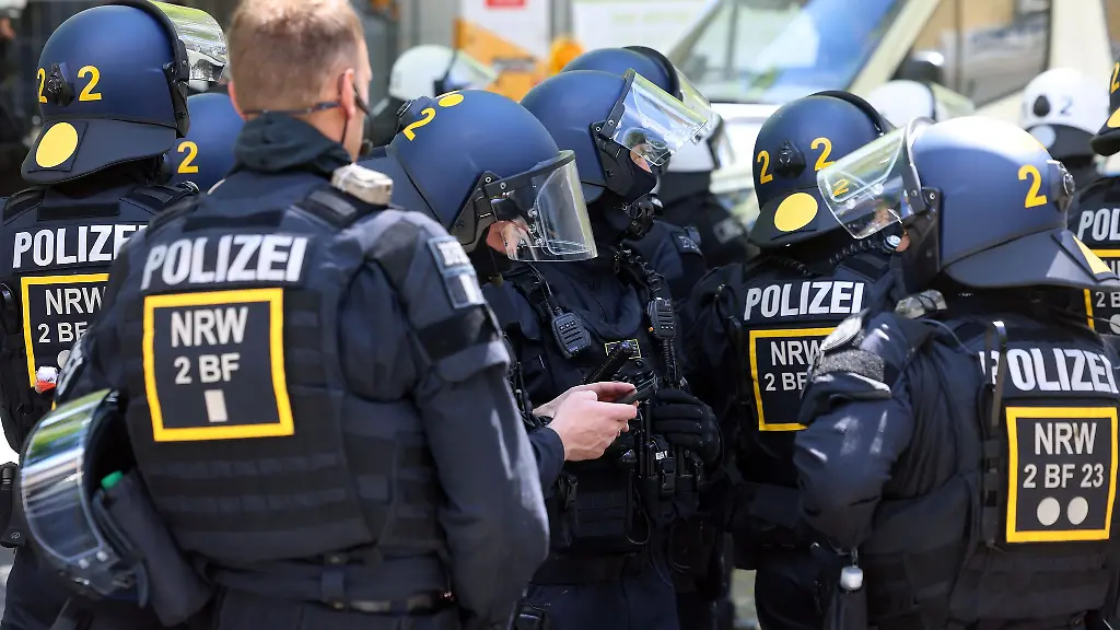 Die-Polizei-war-mit-einem-groesseren-Aufgebot-vor-Ort