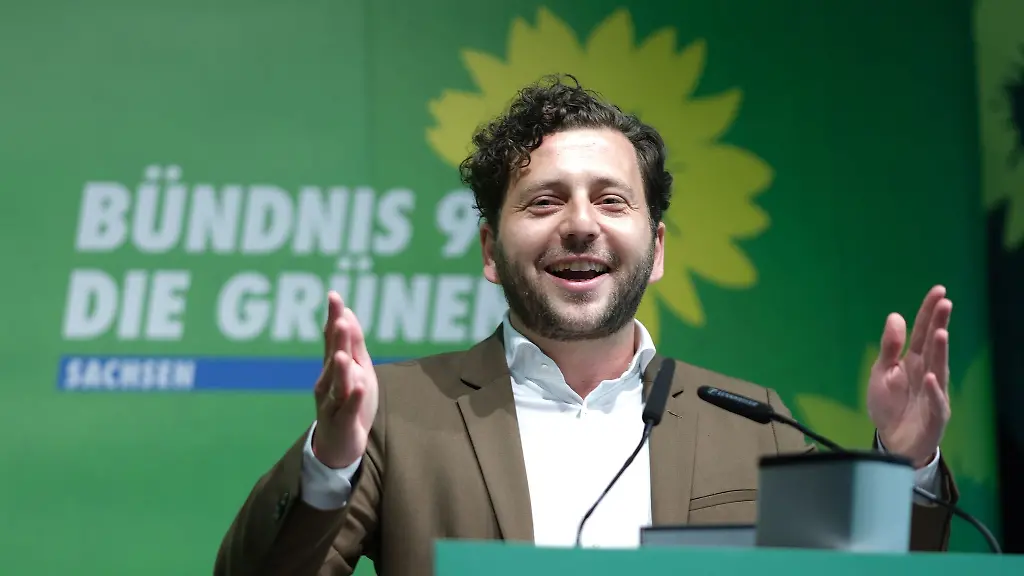 Der-Gruenen-Vorsitzende-fordert-ein-juristisches-Vorgehen-gegen-die-AfD