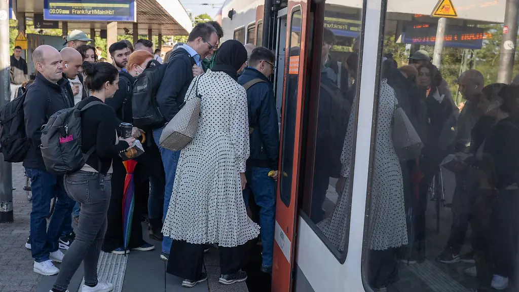 Es-gibt-eine-lange-Liste-an-Kritikpunkten-bei-der-Bahn