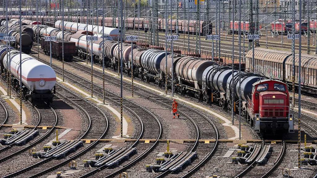 Unter-den-Staedten-Nuernberg-und-Fuerth-soll-eine-neue-Gueterzugstrecke-entstehen