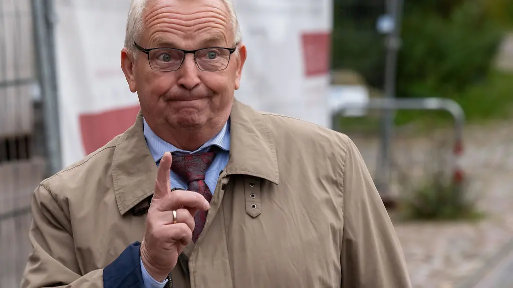 Mecklenburg-Vorpommerns-Agrar-und-Umweltminister-Till-Backhaus-SPD-droht-eine-Anklage-weil-eine-Woelfin-gezielt-getoetet-wurde