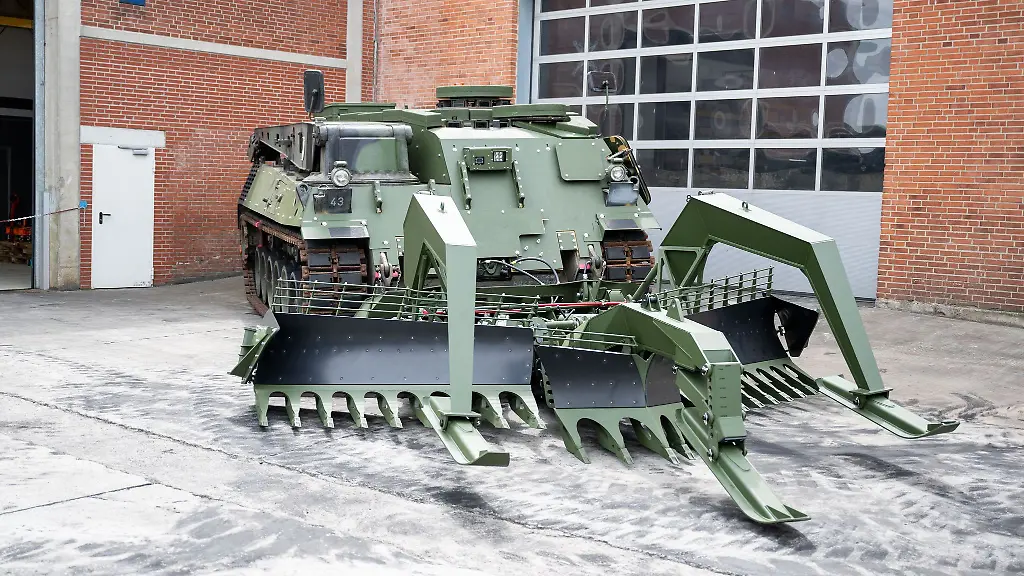 In-Flensburg-wird-es-im-Studiengang-Maschinenbau-auch-kuenftig-keine-Vertiefungsrichtung-Wehrtechnik-geben-Archivbild