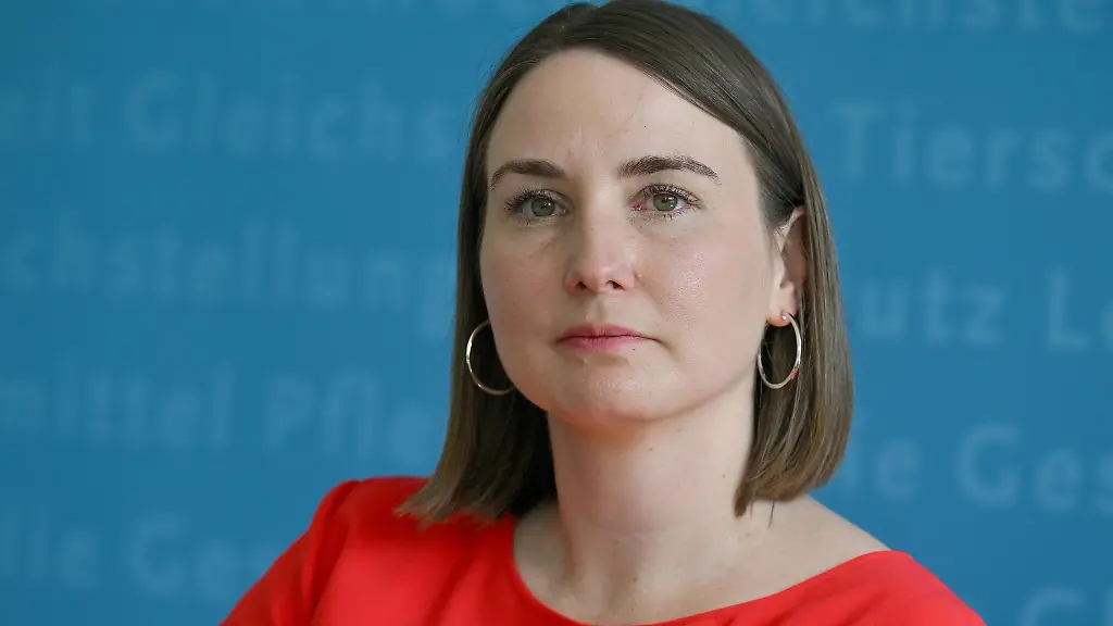 Thueringens-Gesundheitsministerin-Katharina-Schenk-SPD-kuendigte-einen-Pflegeentwicklungsplan-an