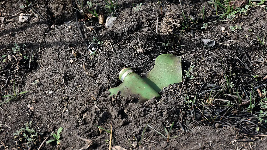 imago807195589-jpgAntipersonenmine-PFM-1-Region-Charkiw-Ukraine-am-12