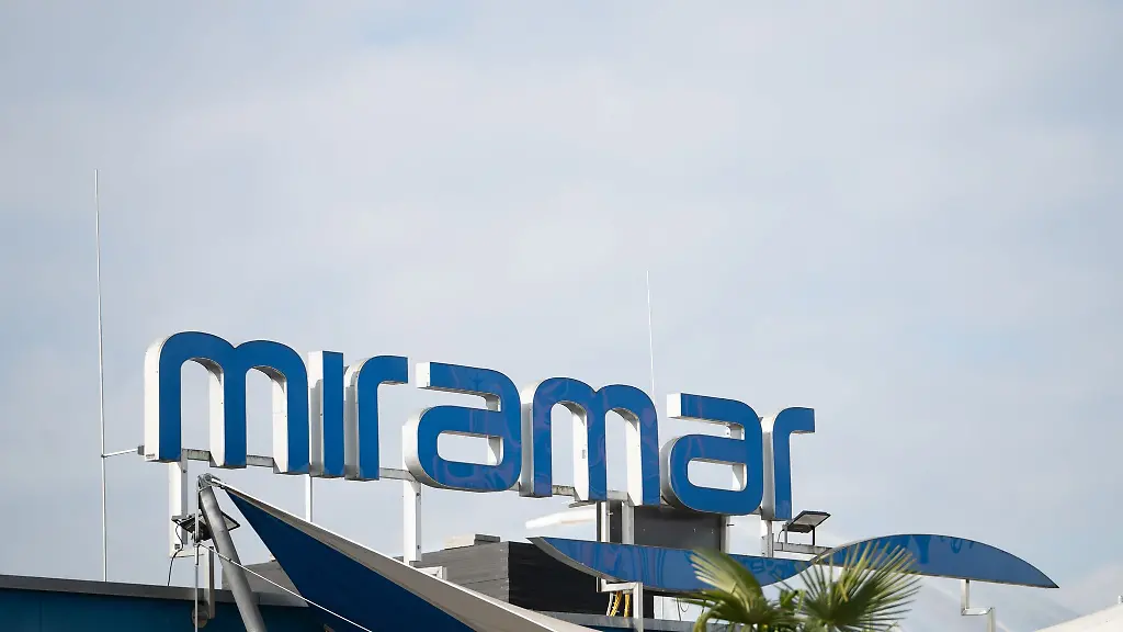 Das-Erlebnisbad-Miramar-in-Weinheim-Rhein-Neckar-Kreis-oeffnet-nach-dem-Millionenbrand-im-Dezember-planmaessig-erst-im-Juni-wieder