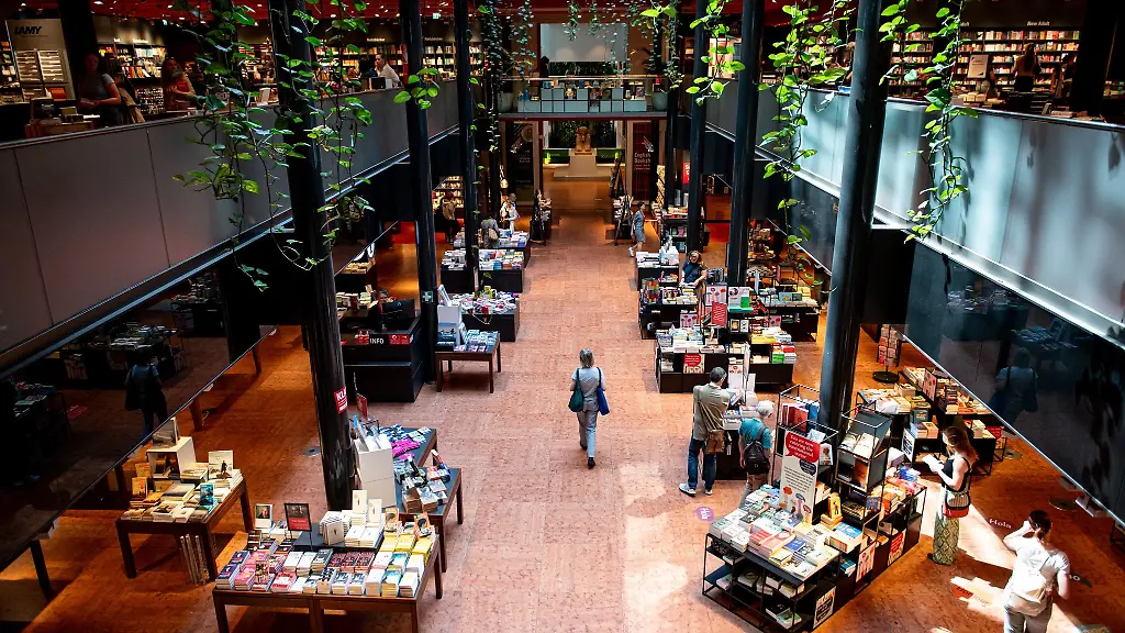 In-Berlin-ist-Dussmann-vor-allem-fuer-sein-Kulturkaufhaus-in-der-Friedrichstrasse-bekannt