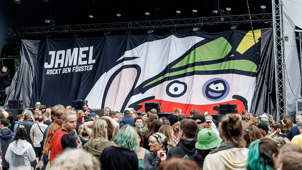 Das-Festival-Jamel-rockt-den-Foerster-soll-erstmals-eine-Nutzungsgebuehr-fuer-Gemeindeland-an-die-Kommune-zahlen-Dagegen-zog-der-Veranstalter-Verein-vor-Gericht