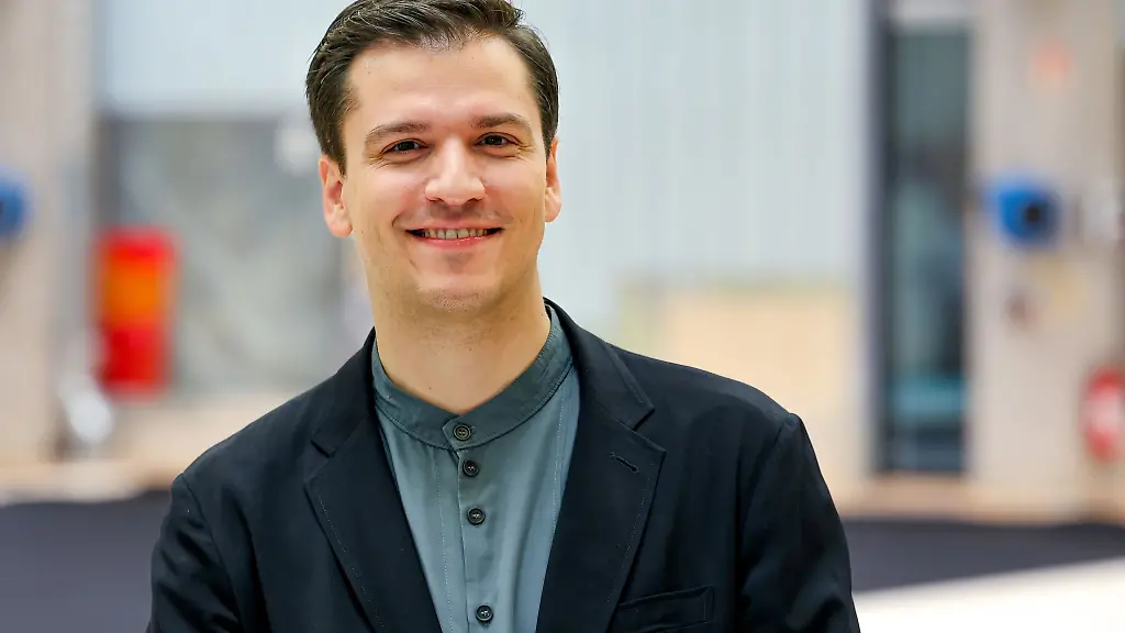 Auch-die-Taenzerinnen-und-Taenzer-des-Ballett-am-Rhein-kritisieren-Ballettintendant-Demis-Volpi