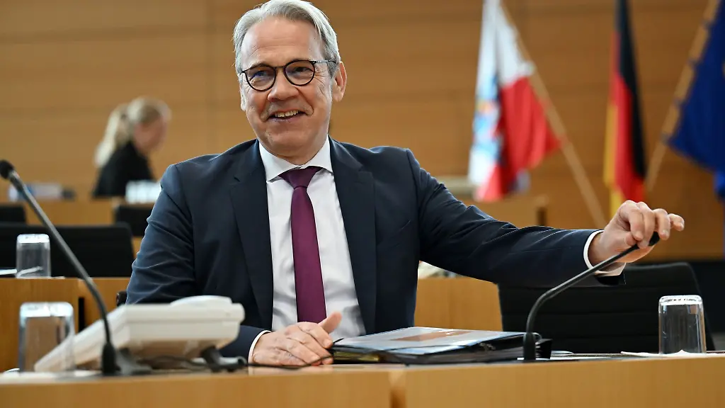 Thueringens-Innenminister-Georg-Maier-SPD-stellte-einen-Referentenentwurf-fuer-ein-neues-Polizeiaufgabengesetz-vor