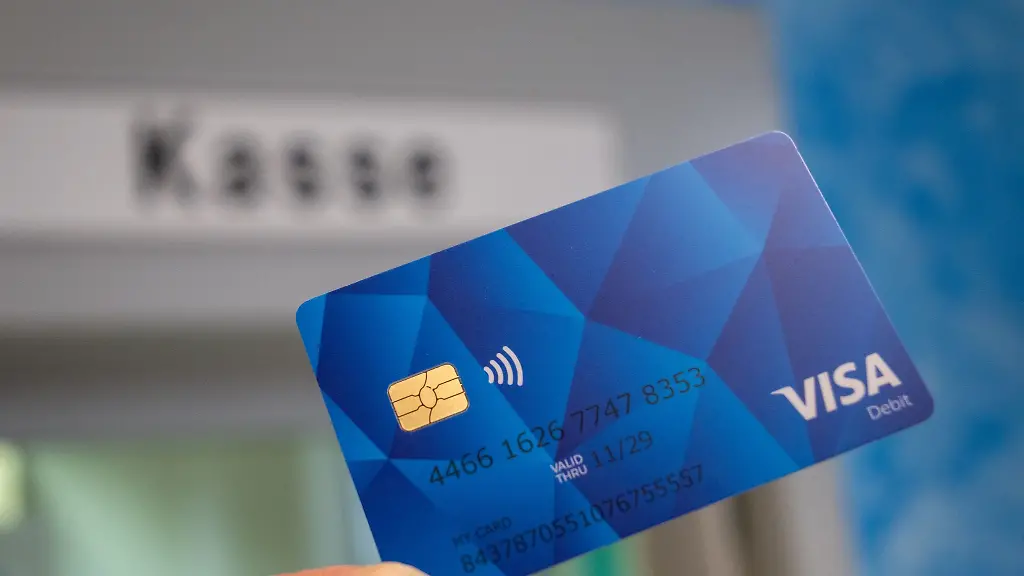 In-der-hessischen-Erstaufnahmeeinrichtung-bereits-im-Einsatz-Die-Bezahlkarte-Archivbild