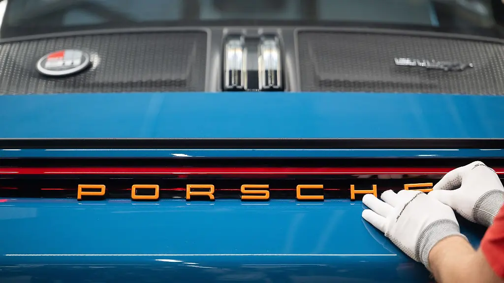 Nach-zwei-ueberraschenden-Abgaengen-im-Februar-folgt-nun-der-naechste-Wechsel-im-Porsche-Management